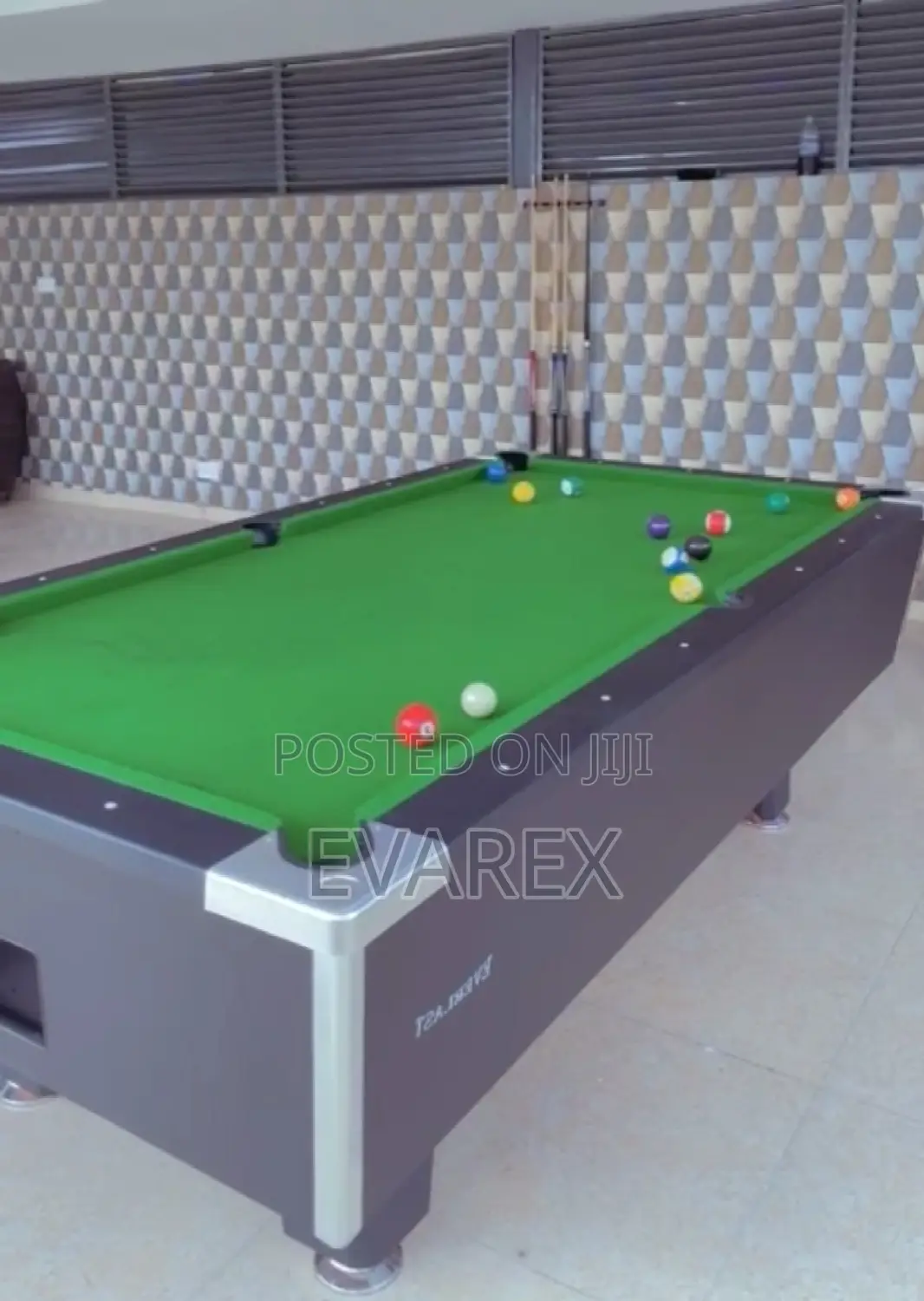 Foreign Luxury Snooker Table With Coins