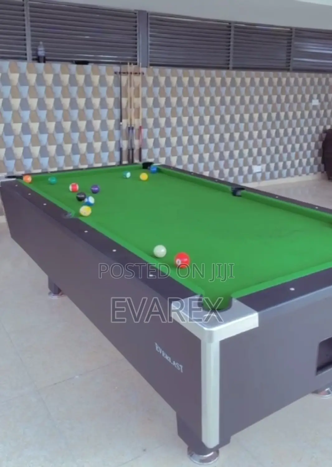 Foreign Luxury Snooker Table With Coins
