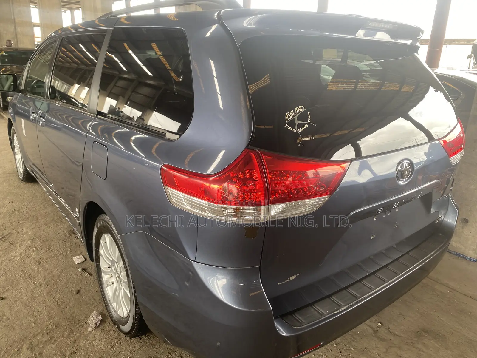 Toyota Sienna 2014 Blue