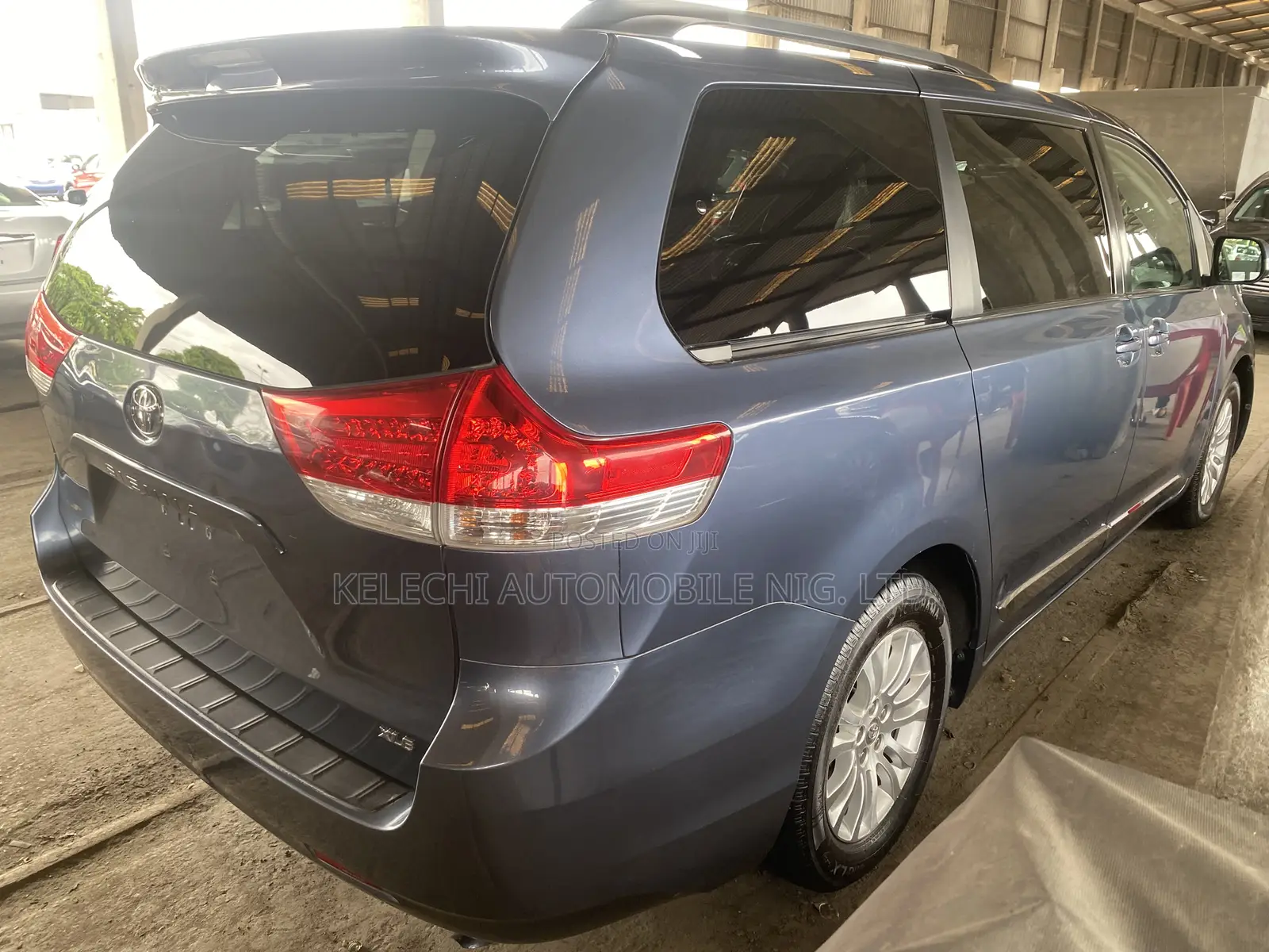 Toyota Sienna 2014 Blue