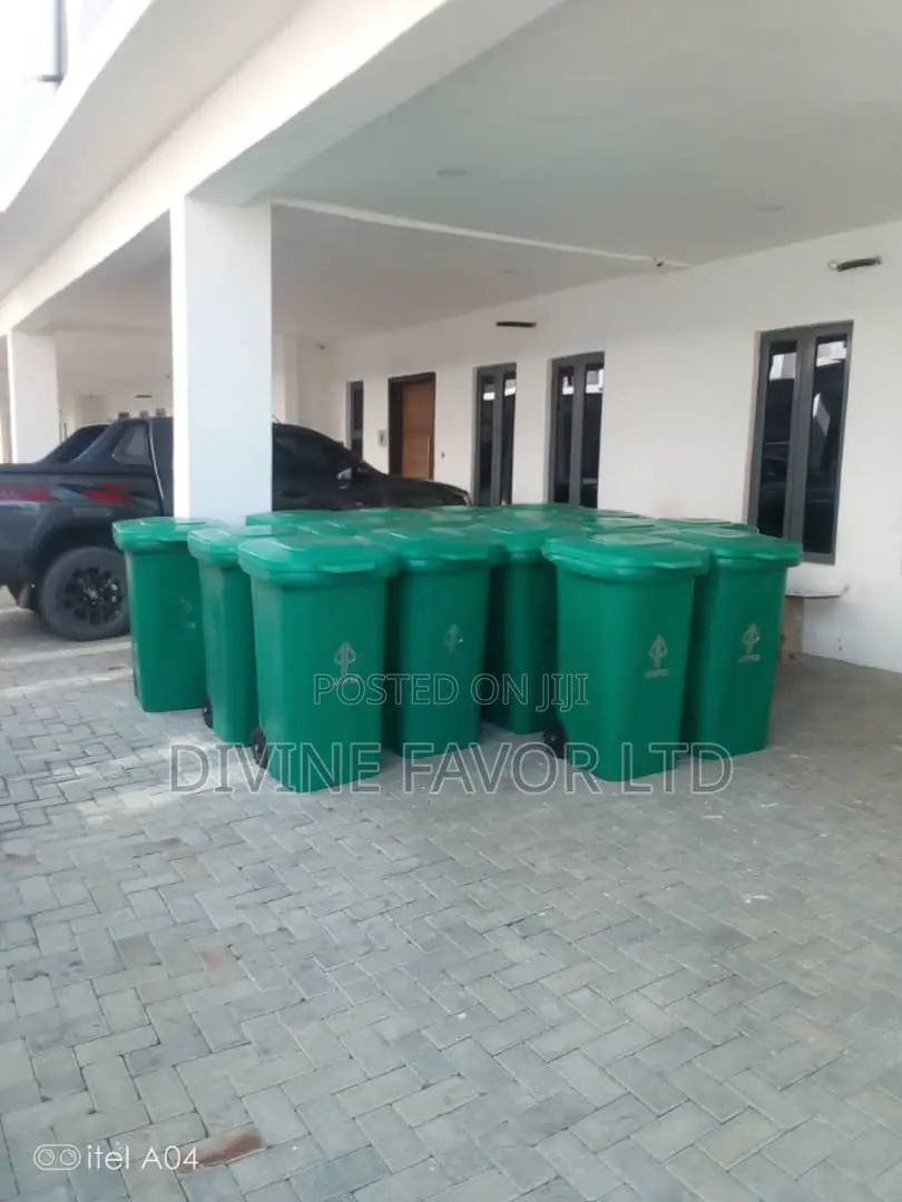 240 Litres Geepee Waste Bin/Garbage Bin.