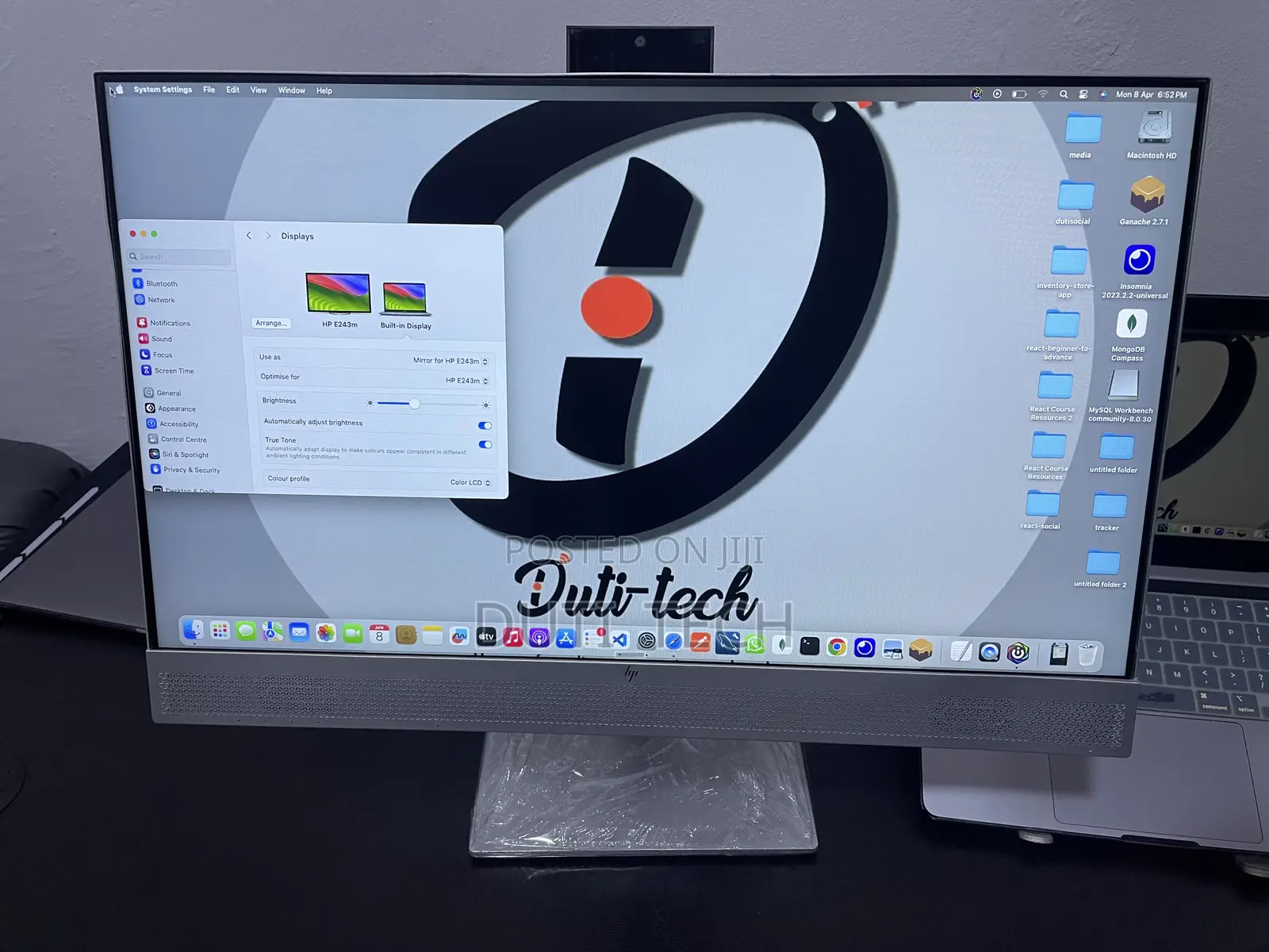 Hp E243m 24-Inch Ips Monitor With Webcam Inbuilt Speakers