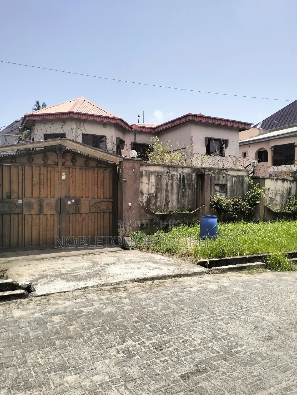 5bdrm Duplex in Amuwo Odofin Lagos for sale