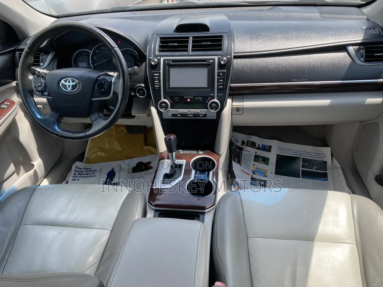 Toyota Camry XLE 4dr Sedan (2.5L 4cyl 6A) 2013 Gray