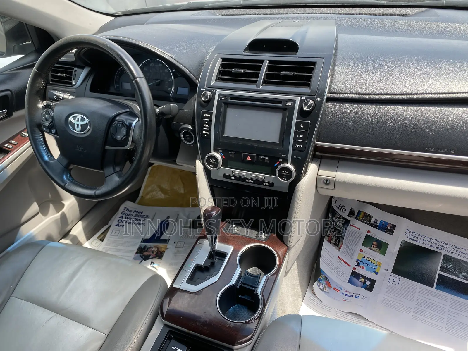Toyota Camry XLE 4dr Sedan (2.5L 4cyl 6A) 2013 Gray