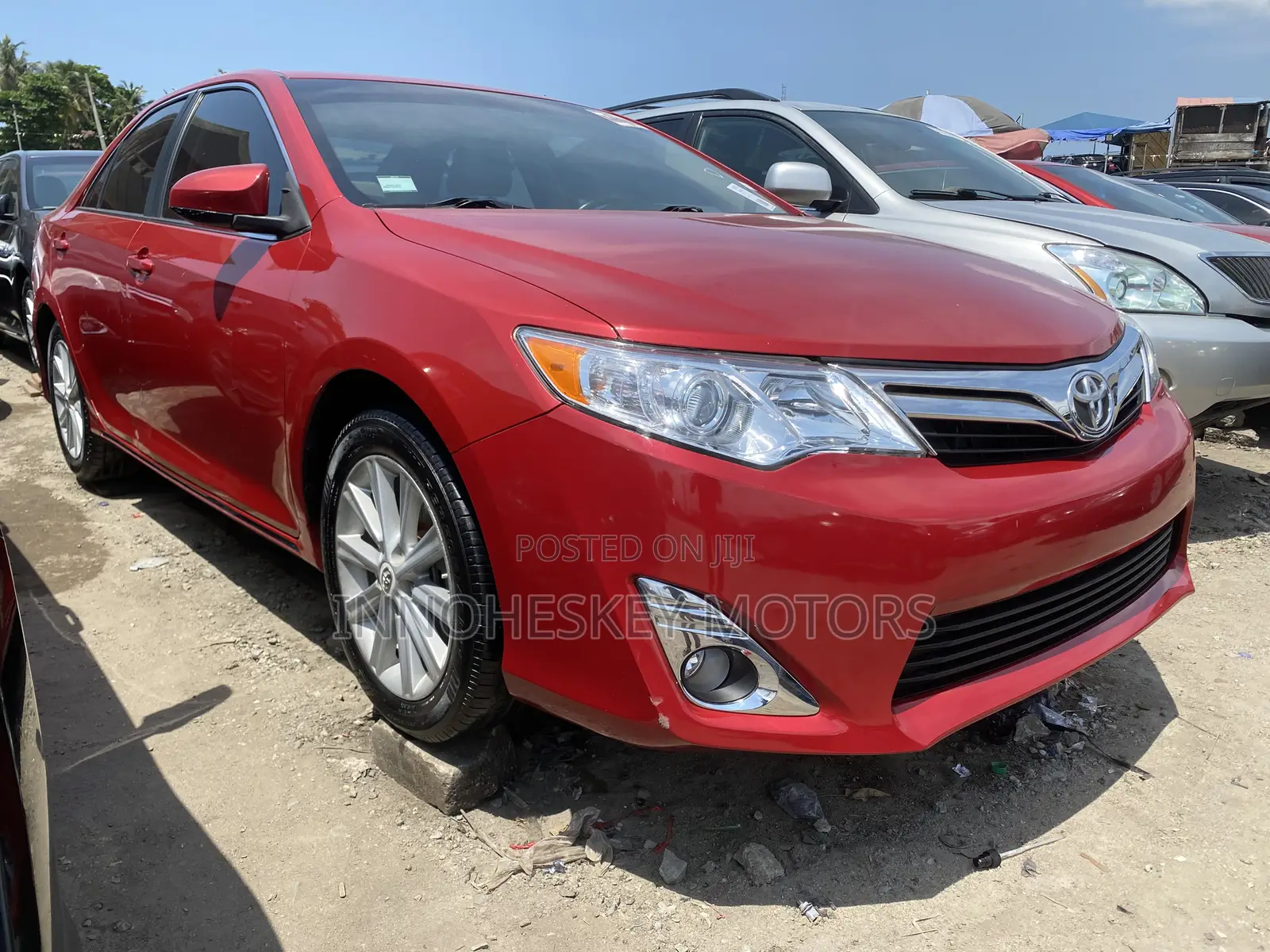 Toyota Camry XLE 4dr Sedan (2.5L 4cyl 6A) 2013 Red