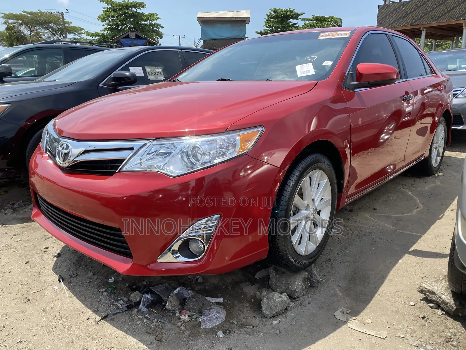 Toyota Camry XLE 4dr Sedan (2.5L 4cyl 6A) 2013 Red