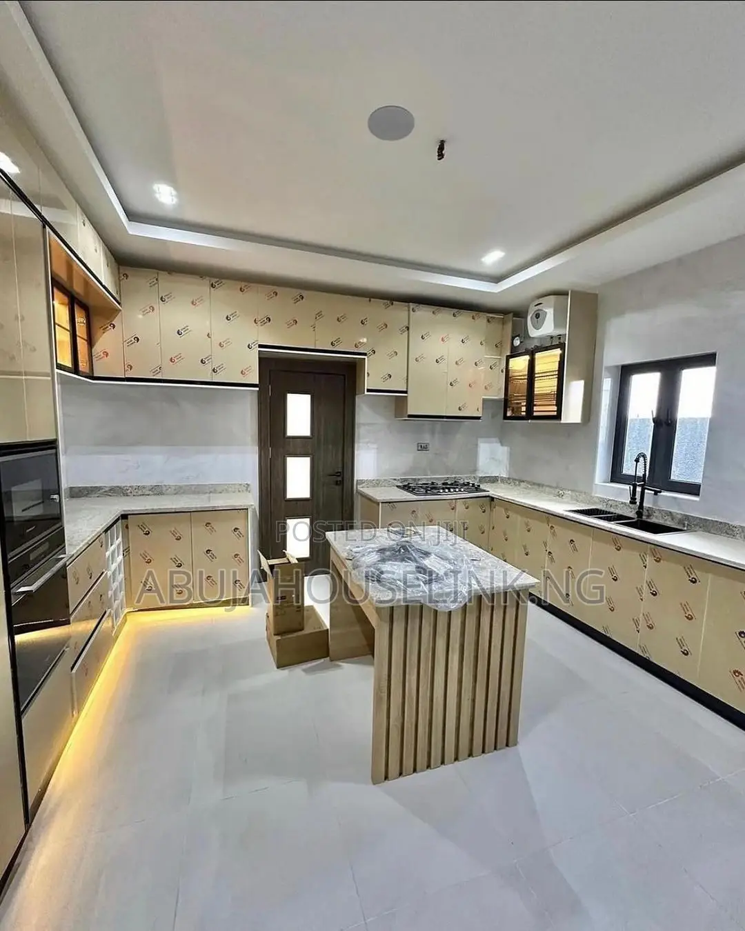 5bdrm Duplex in Guzape Abuja for sale