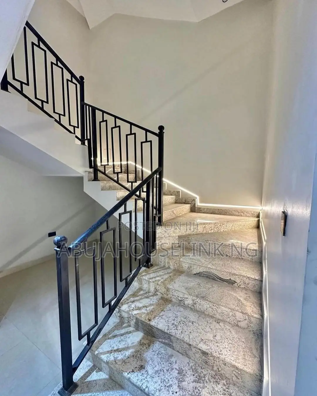 5bdrm Duplex in Guzape Abuja for sale