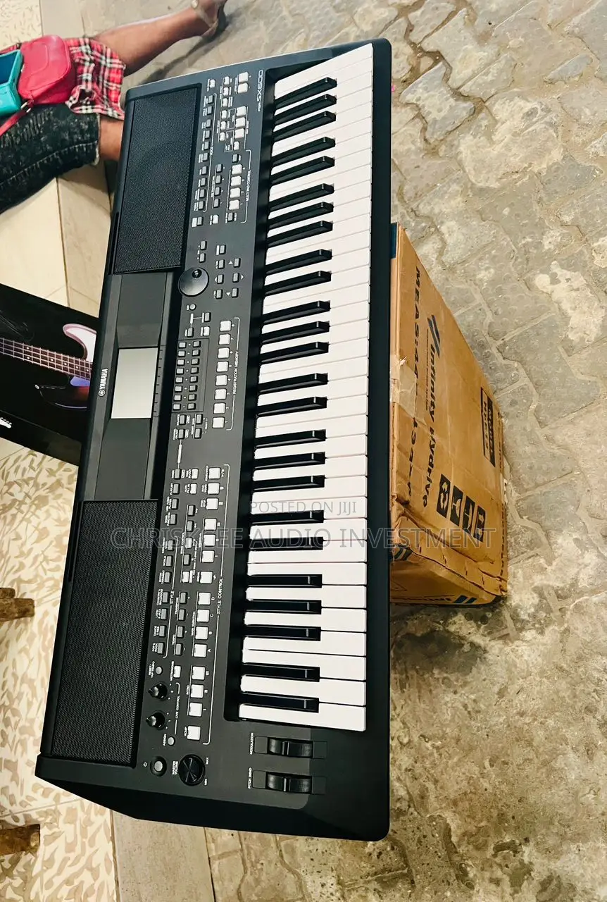 Yamaha PSR- Sx600 Keyboard