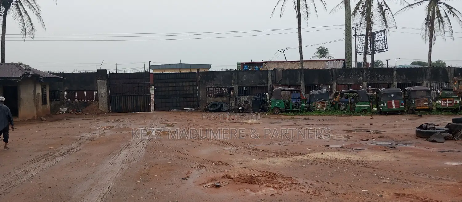 For Sale : 18 Fenced Plots by Osisioma Flyover