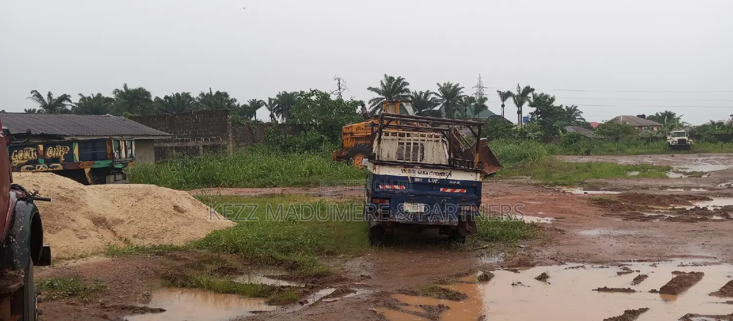 For Sale : 18 Fenced Plots by Osisioma Flyover