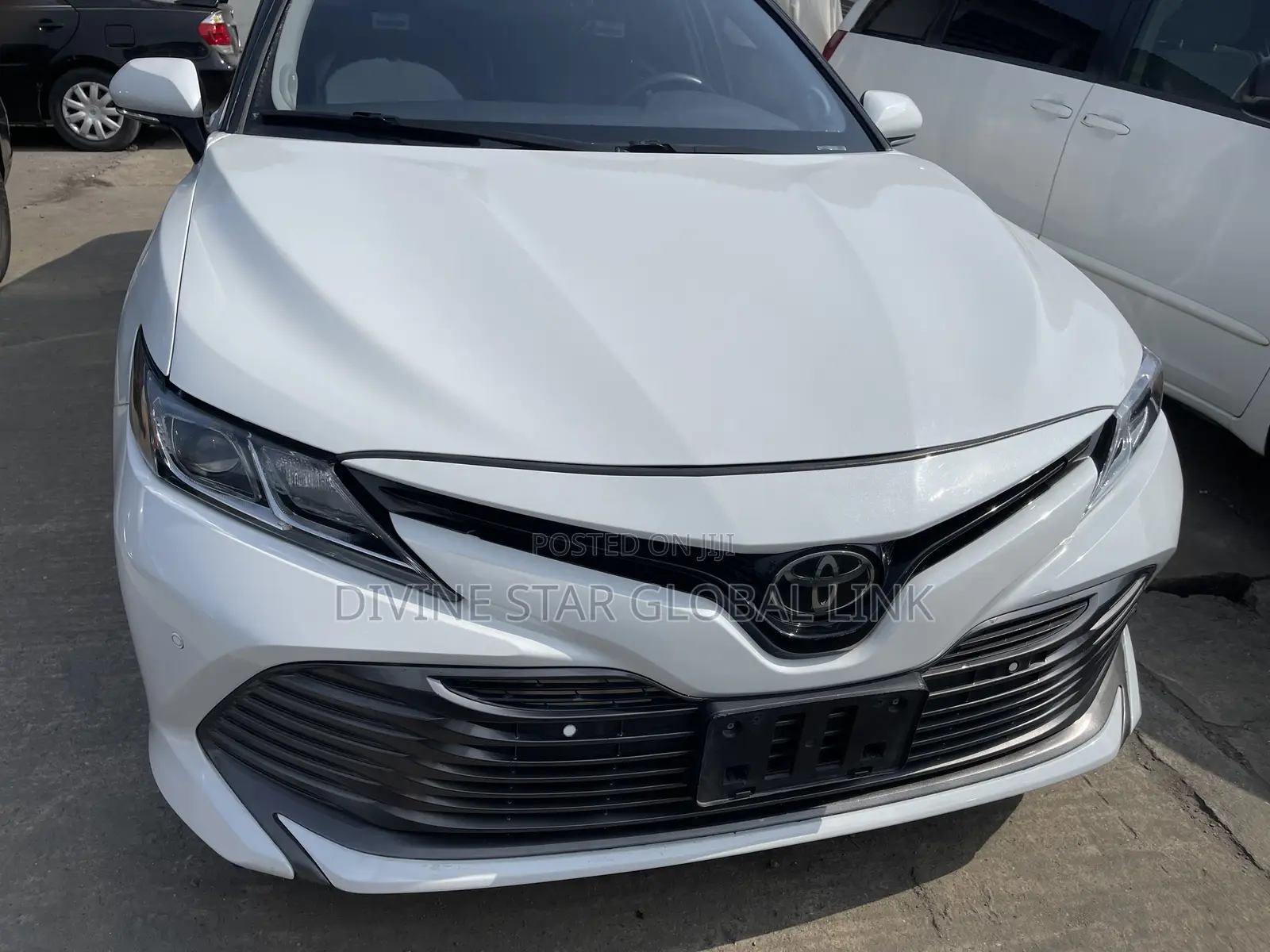 Toyota Camry XLE (2.5L 4cyl 8A) 2019 White