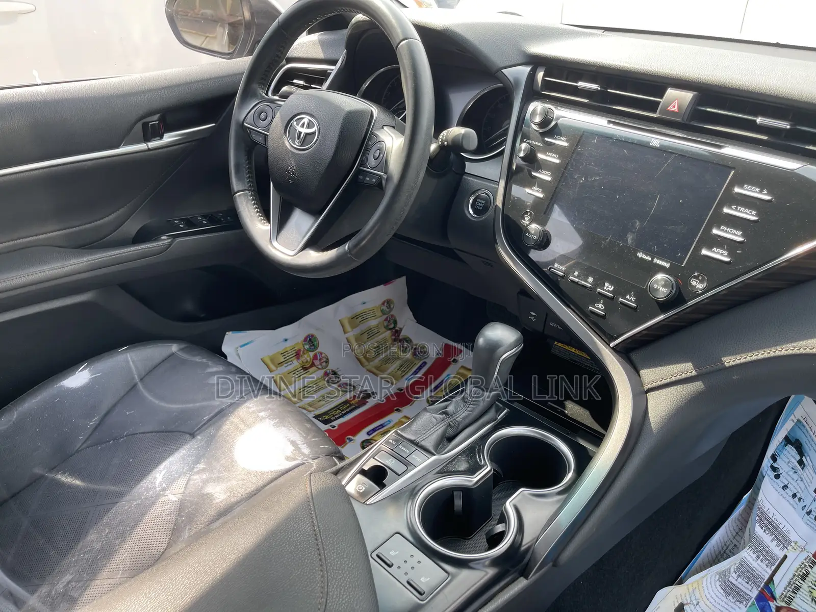 Toyota Camry XLE (2.5L 4cyl 8A) 2019 White