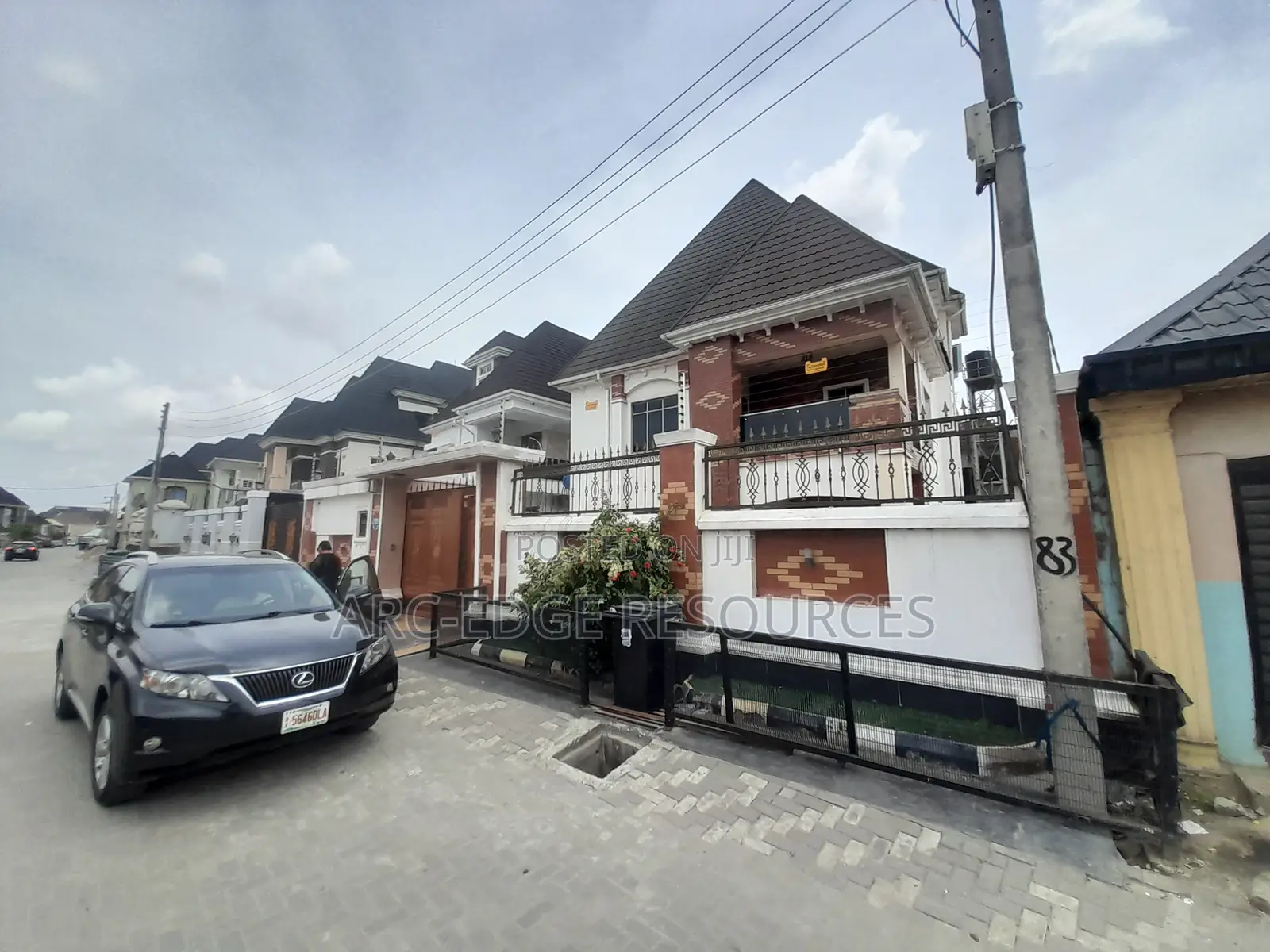 5bdrm Duplex in Apple Junction for sale