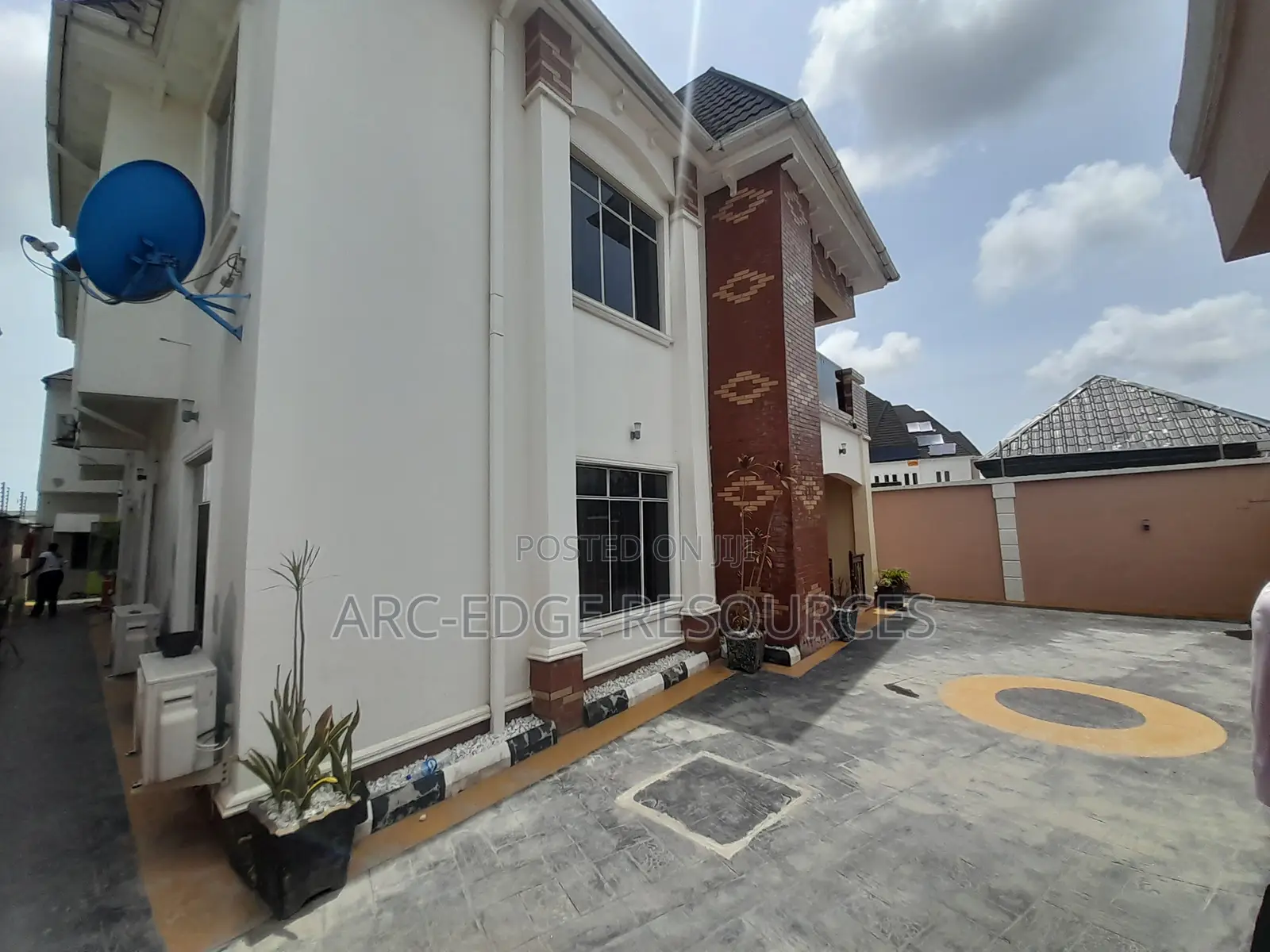 5bdrm Duplex in Apple Junction for sale