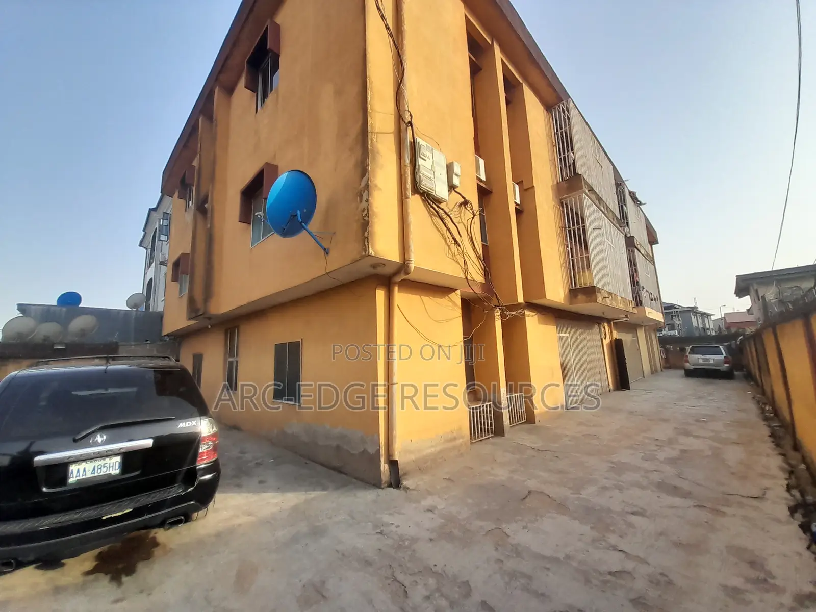 3bdrm Block of Flats in Ago Palace for sale