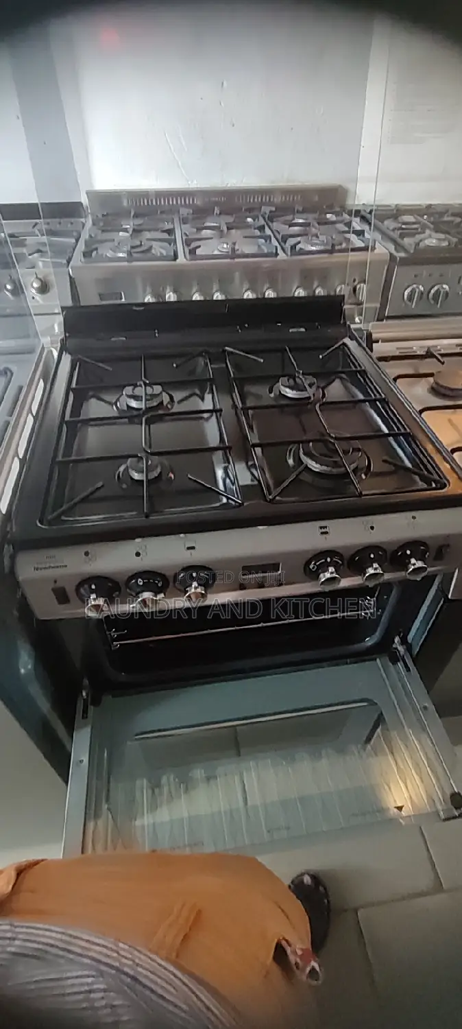4 Burner Standing Gas Cooker With Grill and Oven