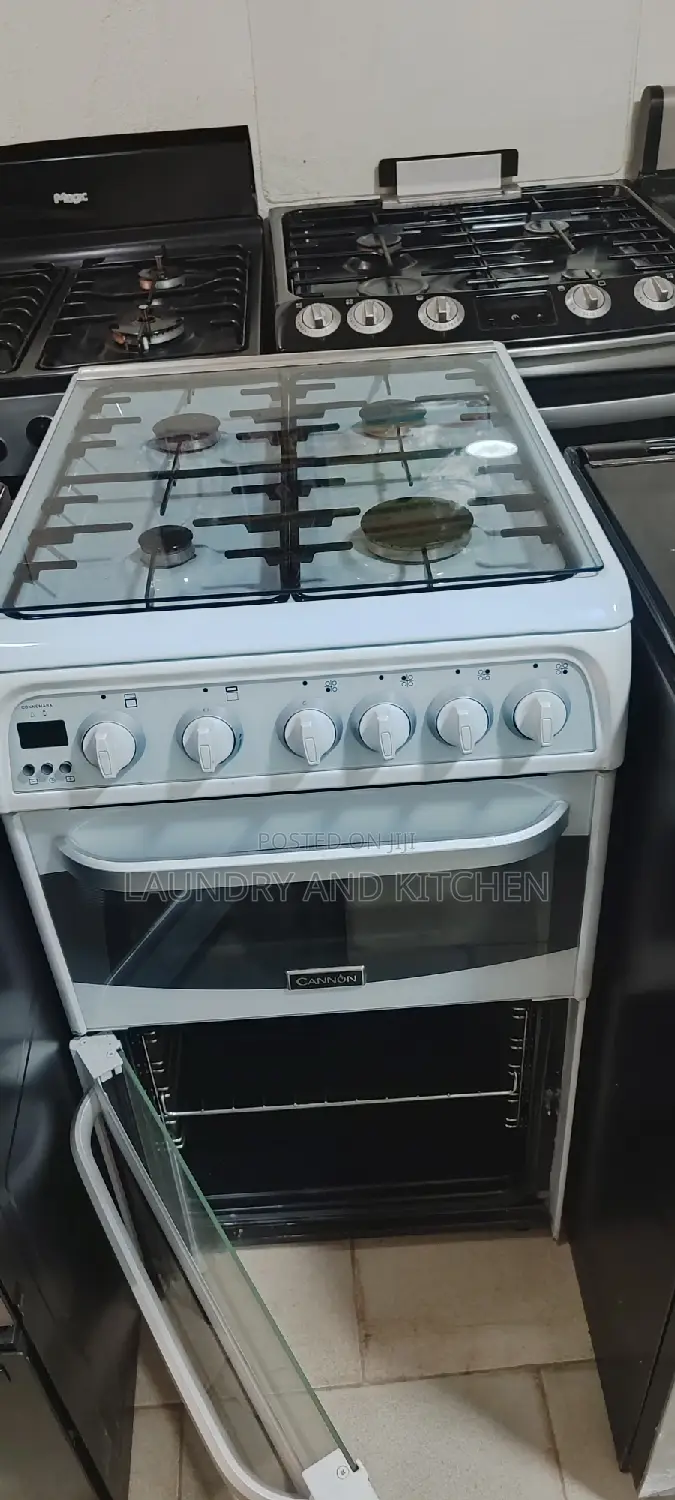 4 Burner Standing Gas Cooker With Oven and Grill.Very Clean.