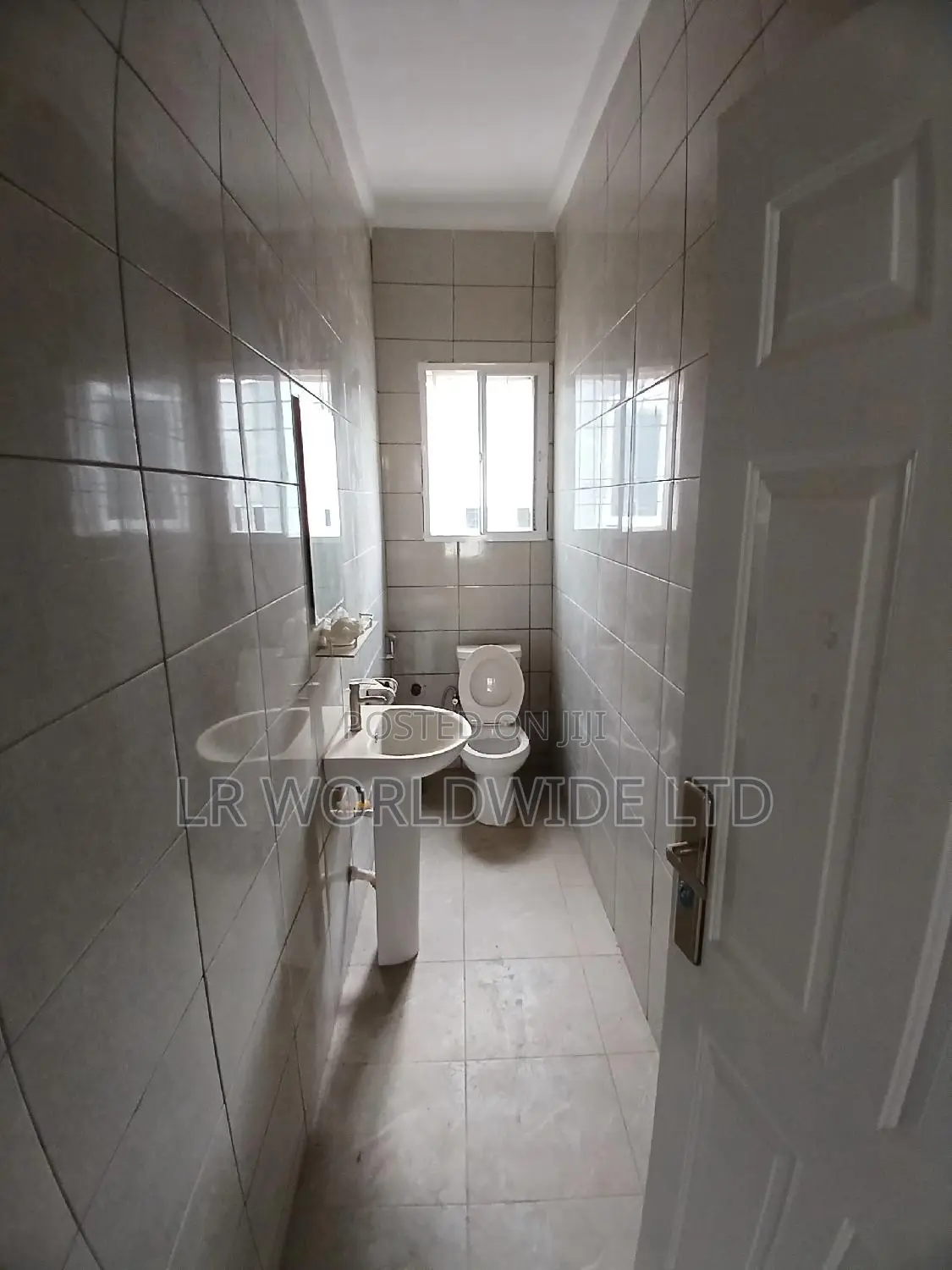 2bdrm Block of Flats in Riverpark, Lugbe District for sale