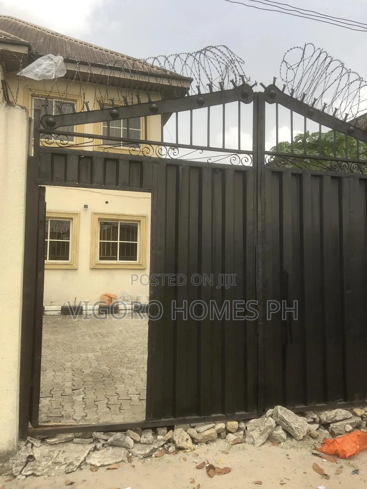 Duplexes 4 Bedroom Each