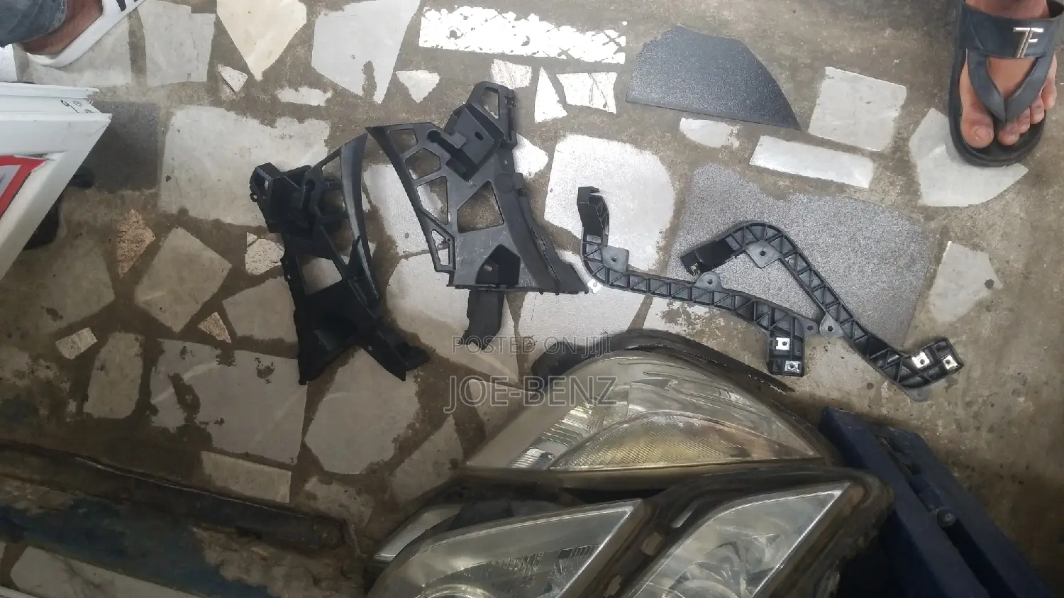 GLE350 Complete Set of Headlights Hanger and Bumper Clips