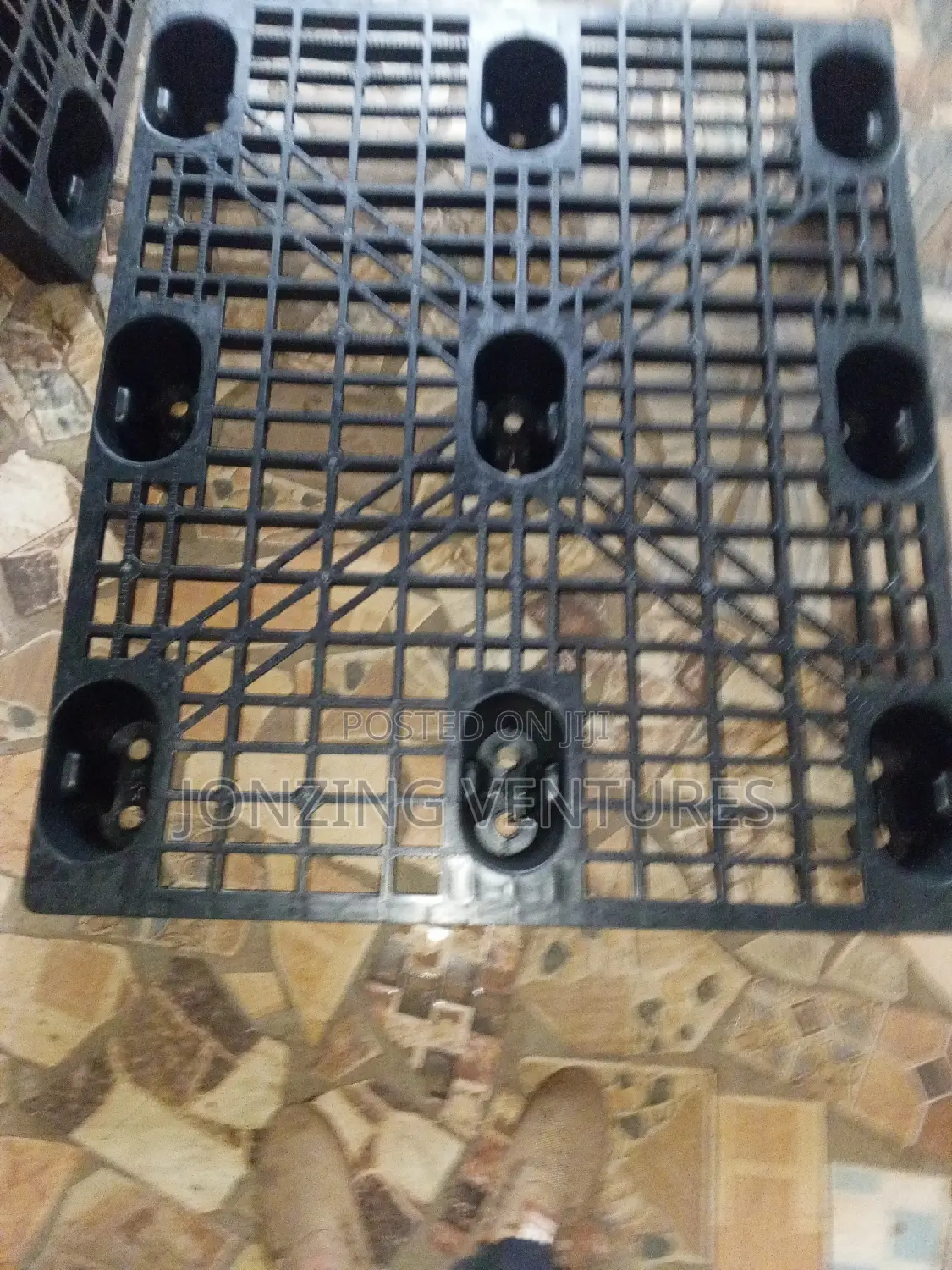 Clean and Strong Plastic Pallets