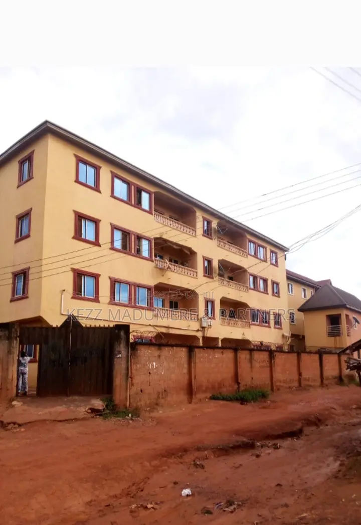 8bdrm Block of Flats in Enugu , Enugu State for sale