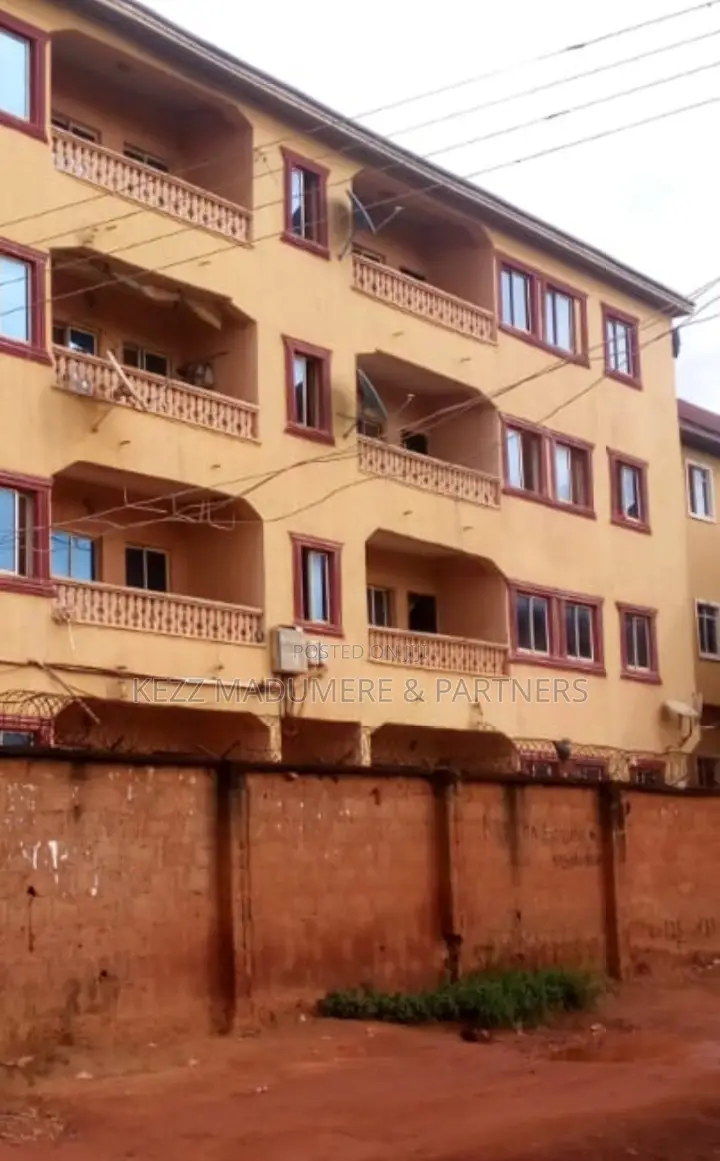 8bdrm Block of Flats in Enugu , Enugu State for sale
