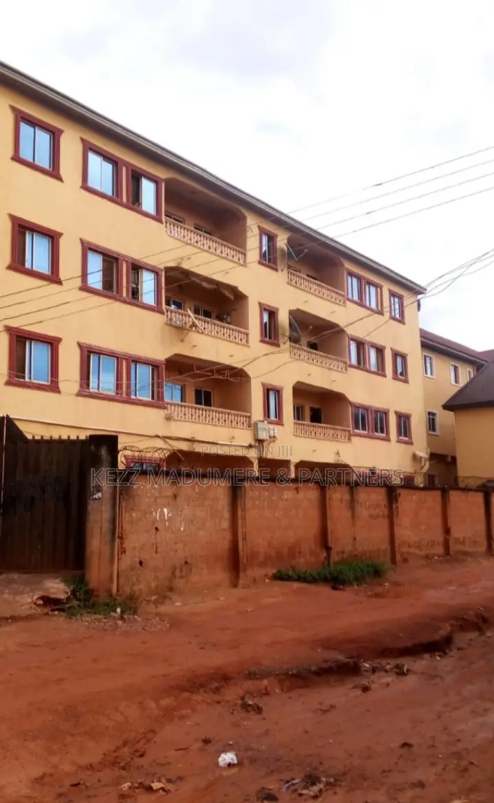 8bdrm Block of Flats in Enugu , Enugu State for sale