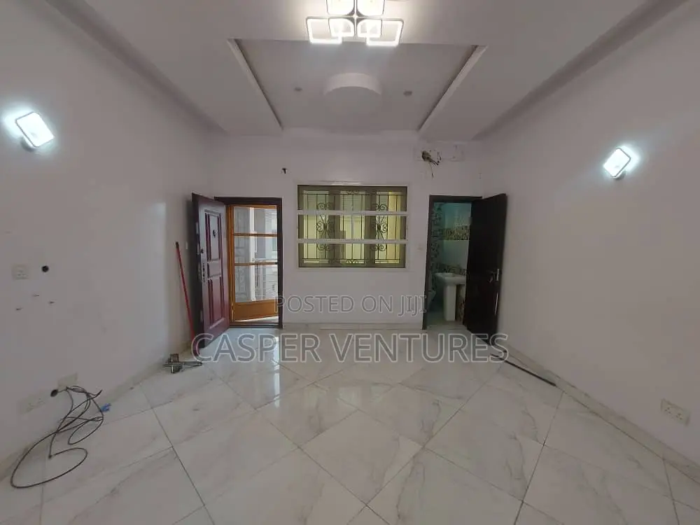 2bdrm Apartment in Chevron for rent