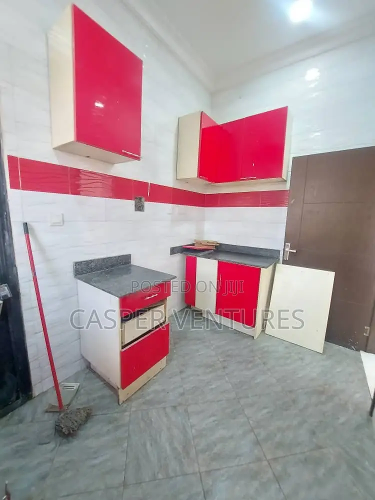 2bdrm Apartment in Chevron for rent