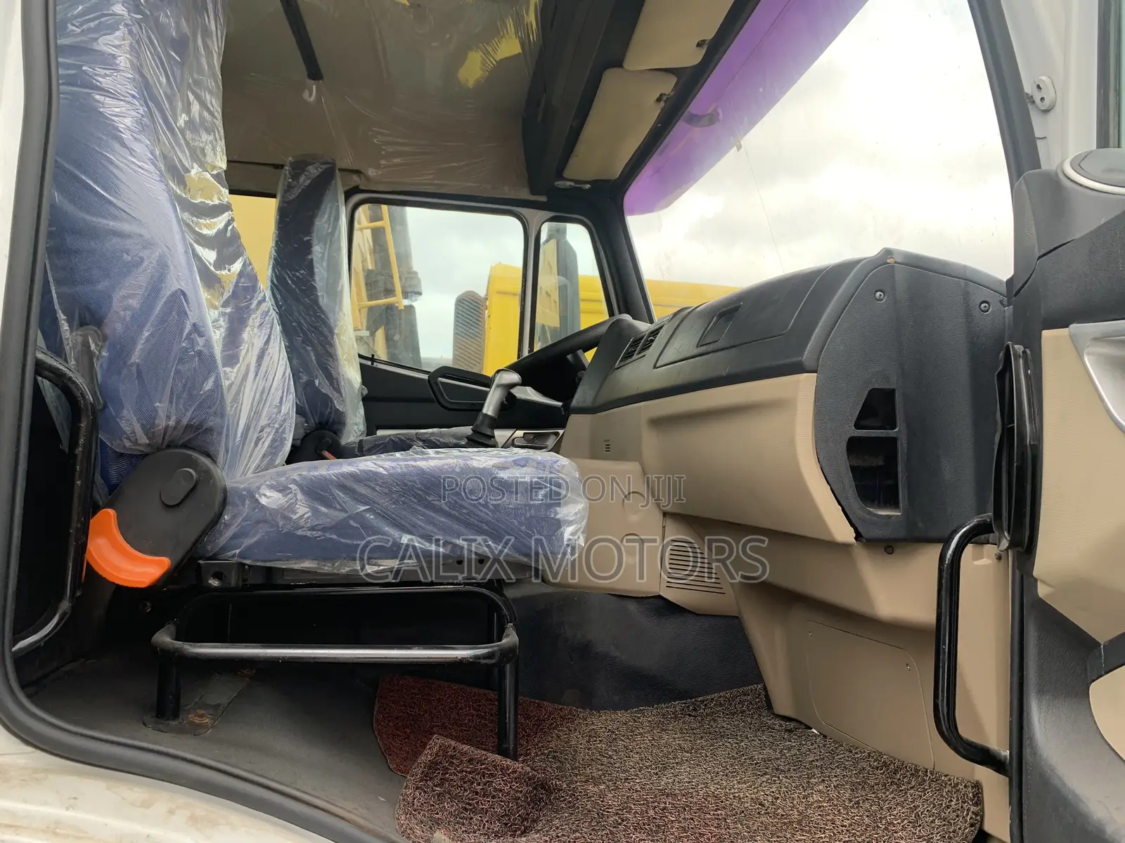Foreign Used Howo Sinotruck Tractor Head