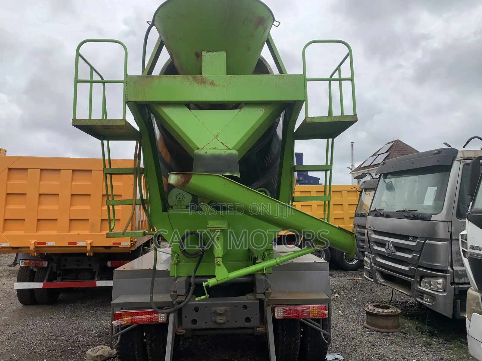 Foreign Used Howo Sinotruck Concrete Mixer.