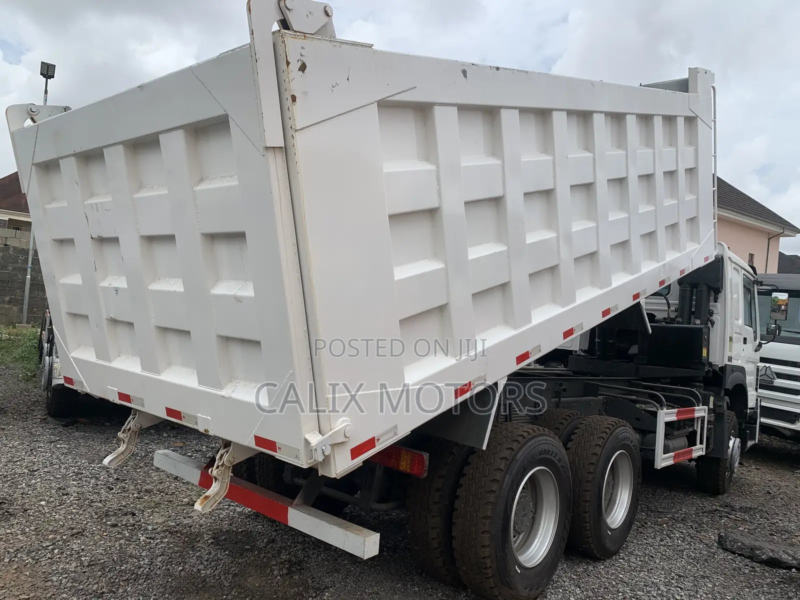 Foreign Used Howo Sinotruck Tipper 371hp.