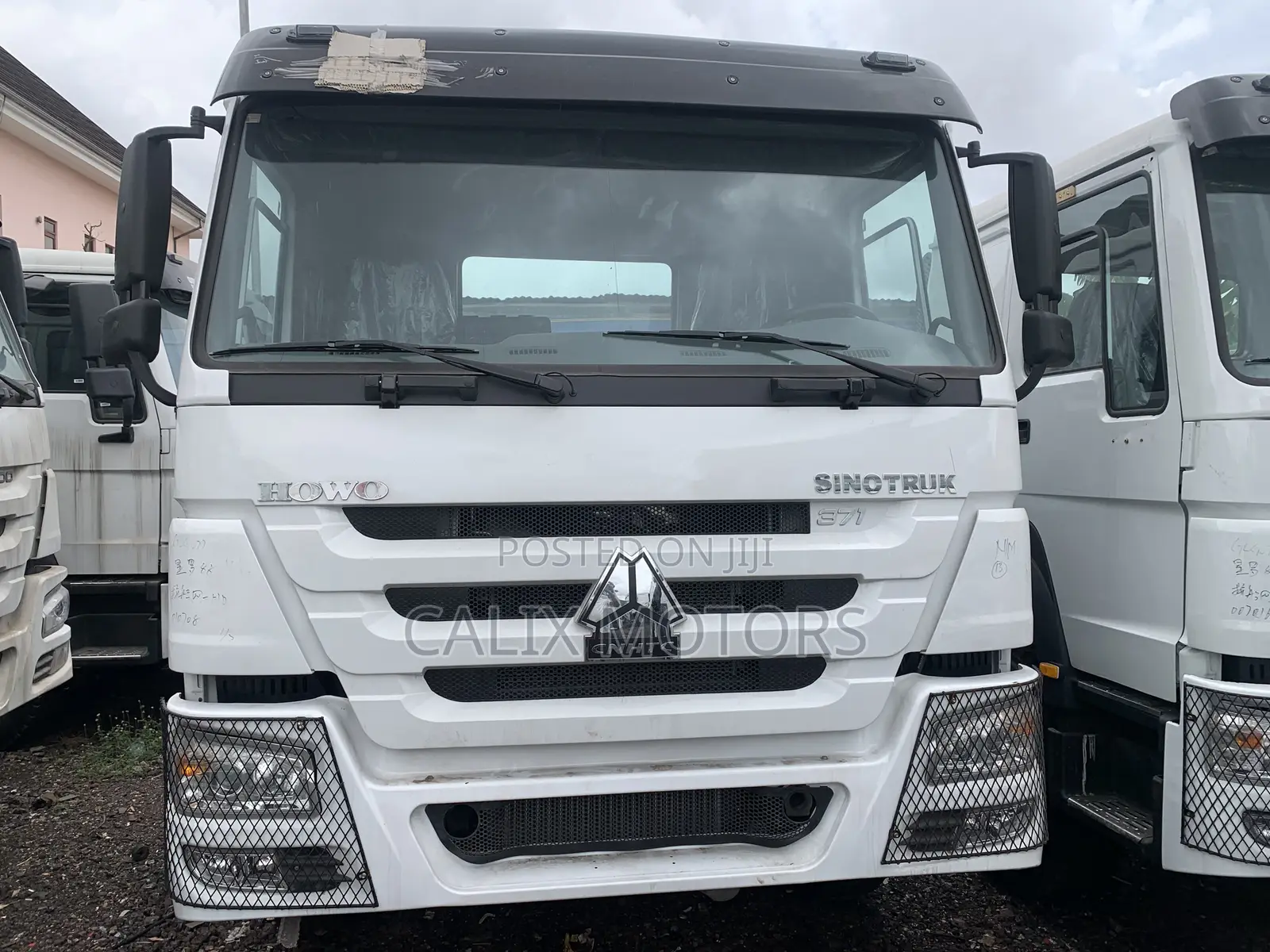 Brand New Howo Sinotruck Tractor Head 371hp.