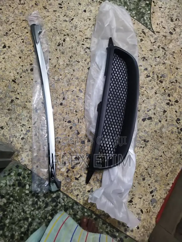 Front Grill Corolla 2005 Sports