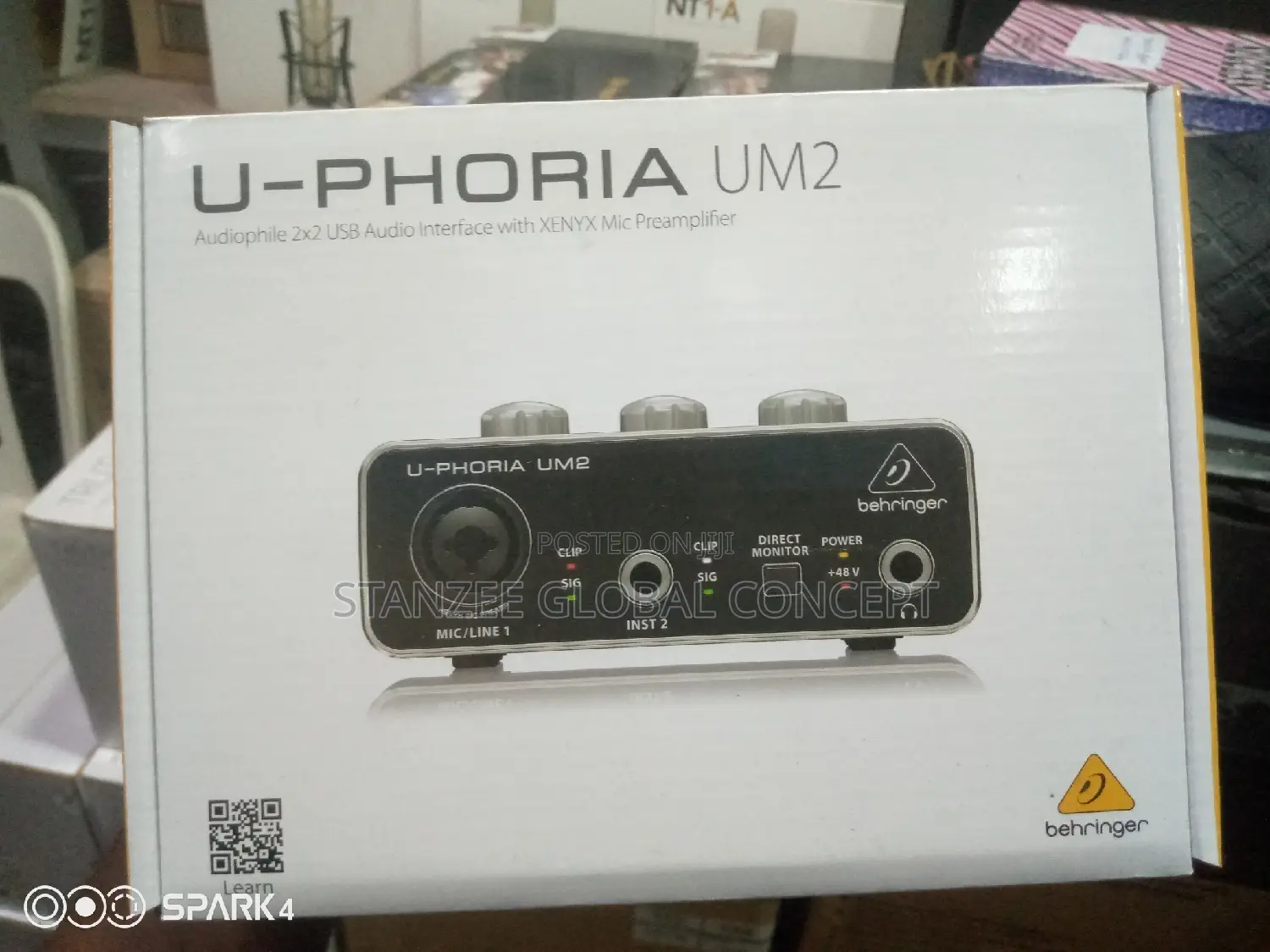 Behringer U-Phoria UM2 USB Audio Interface