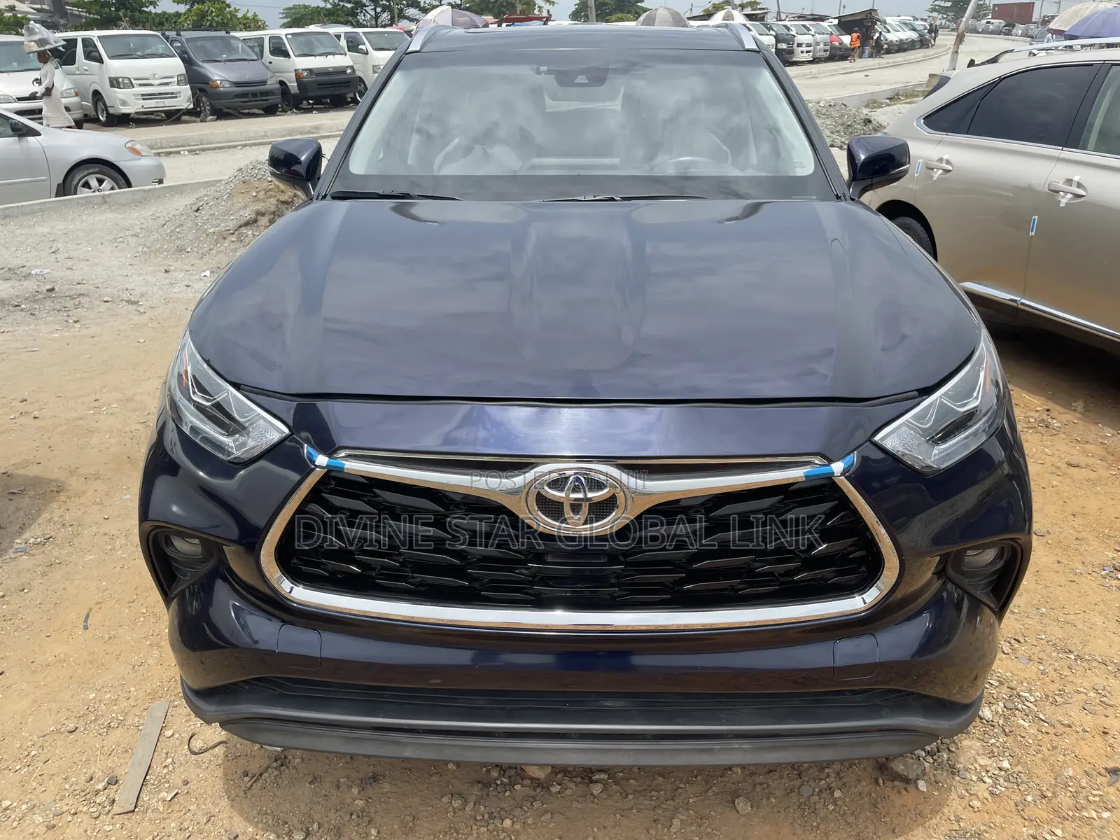 Toyota Highlander XLE 2021 Blue