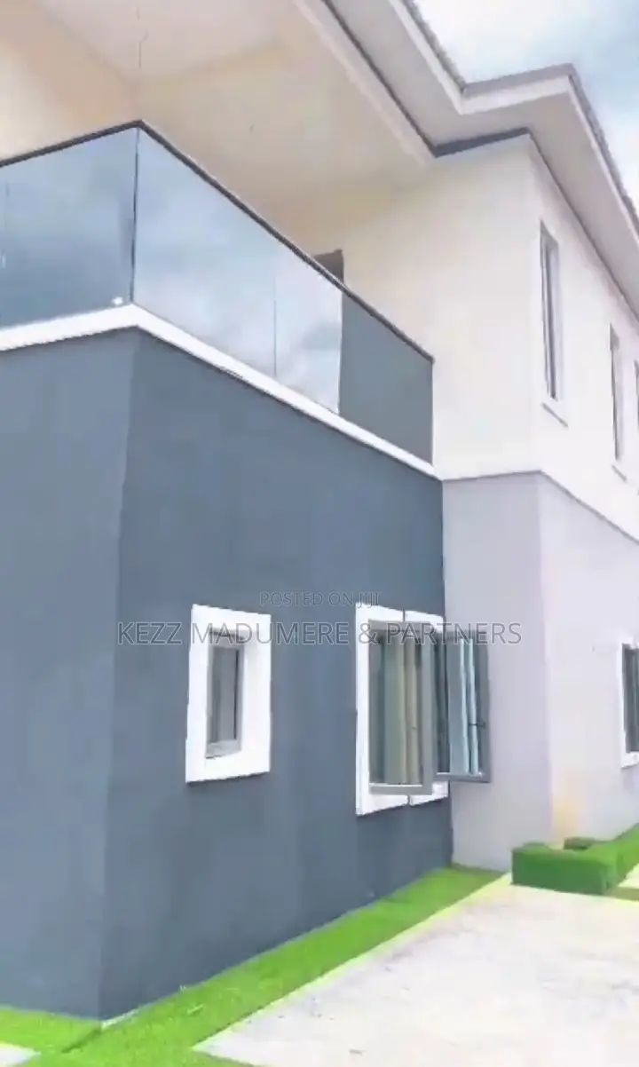 6bdrm Duplex in New Gra , Enugu , for sale