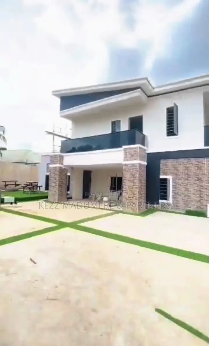 6bdrm Duplex in New Gra , Enugu , for sale