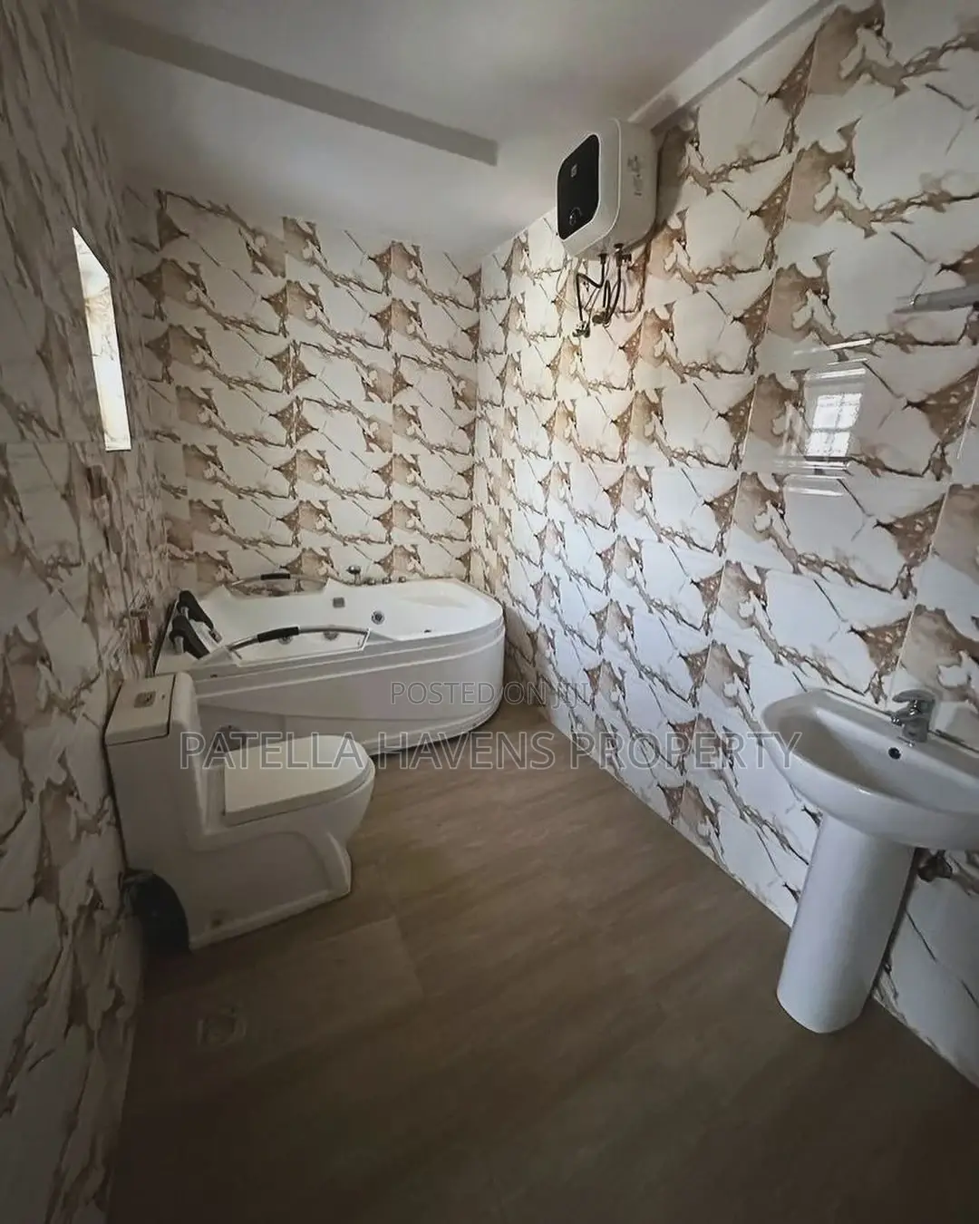 Spacious 4 Bedroom Flat(2nd Floor)