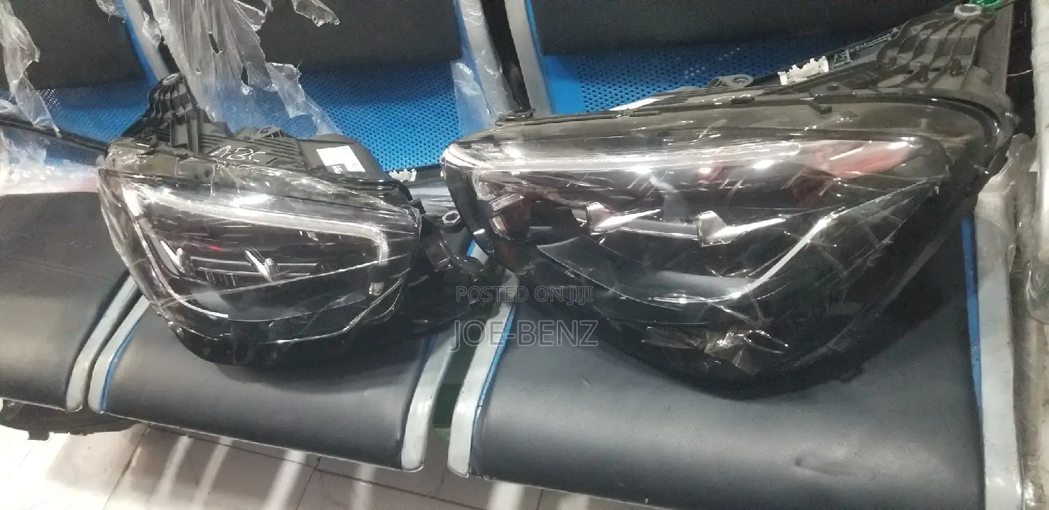 E350 2021 Complete Set of Headlights