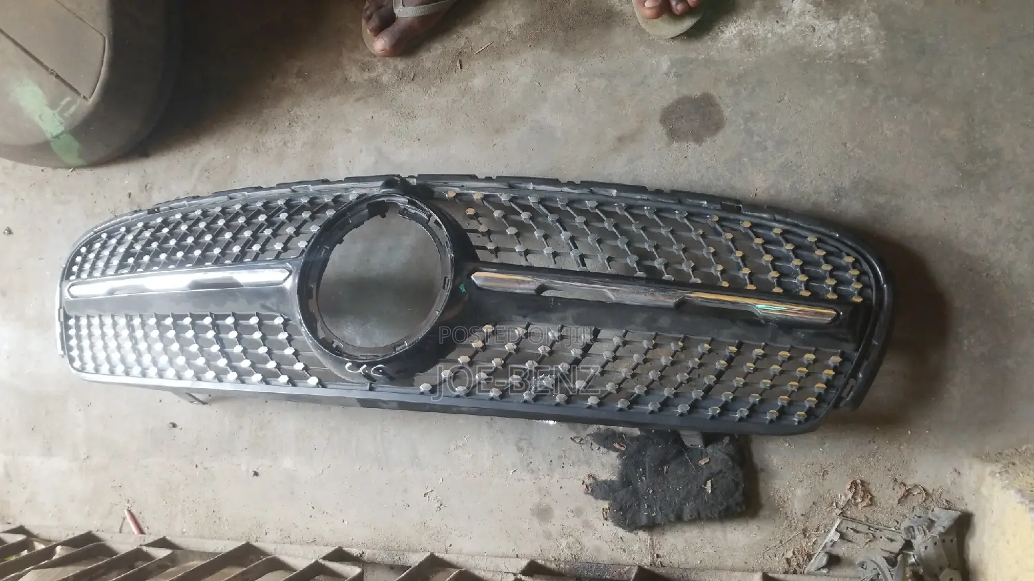 GLC300 2021 Front Bumper Grill