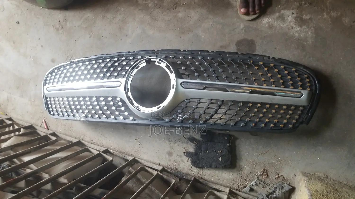 GLC300 2021 Front Bumper Grill
