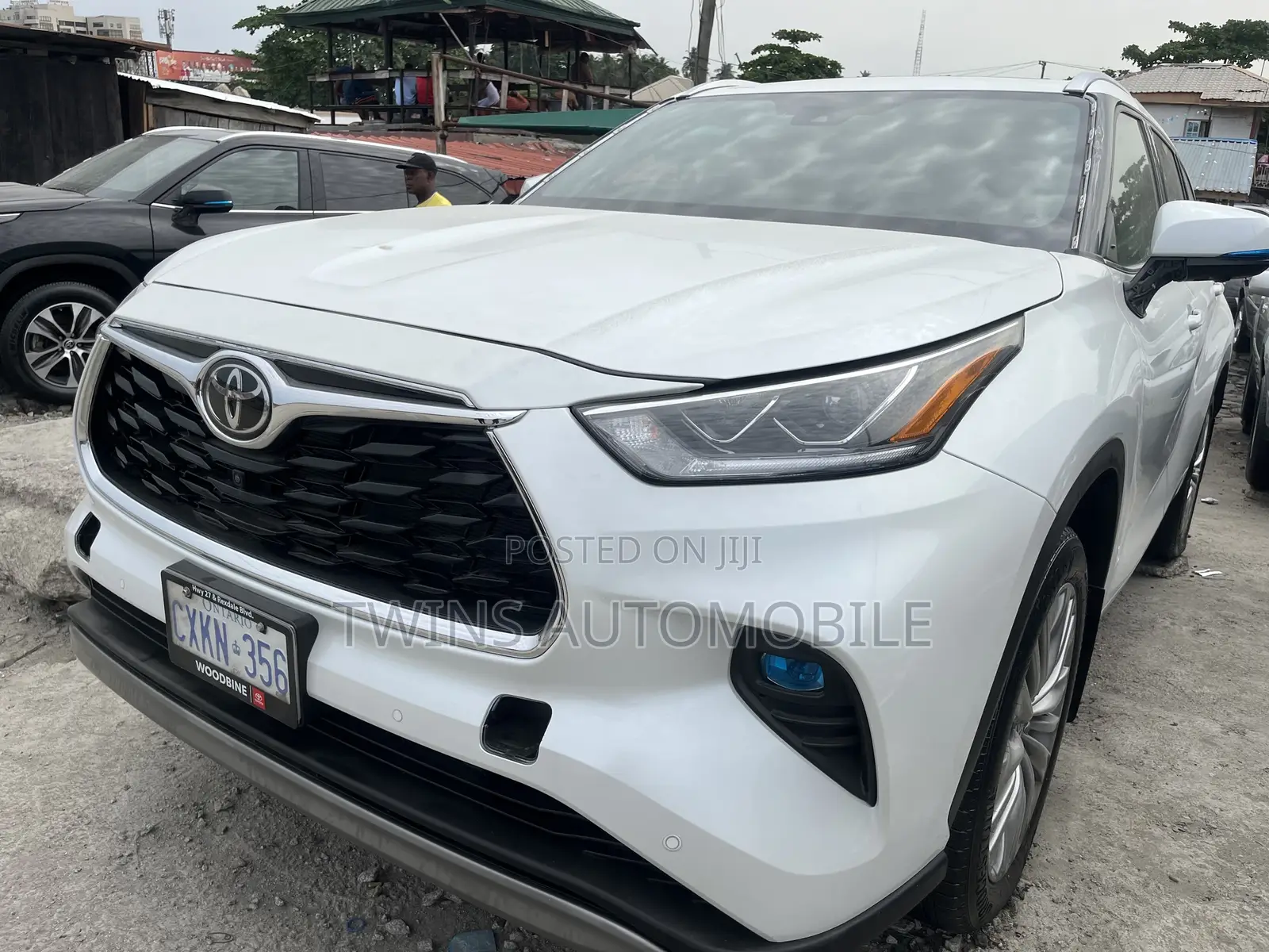 Toyota Highlander Platinum AWD 2023 White
