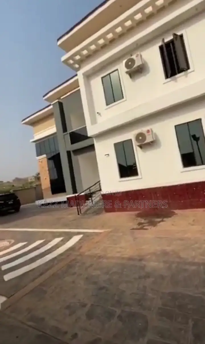 Furnished 6bdrm Duplex in Golf Estate Annex , for sale