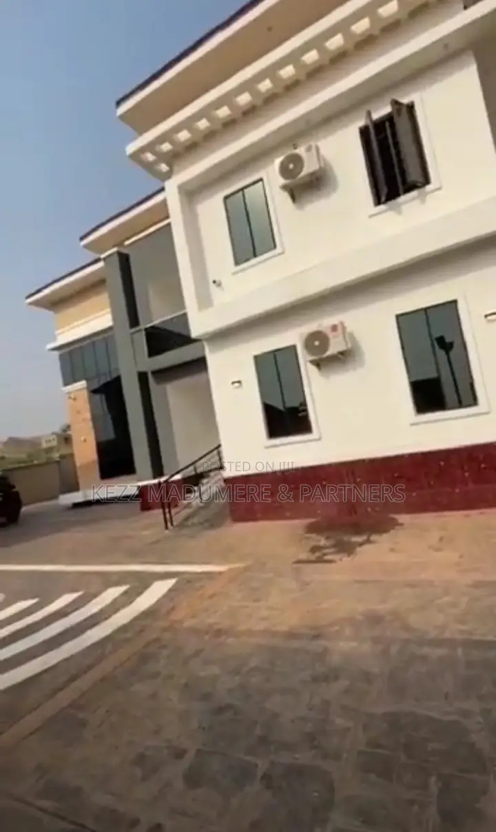 Furnished 6bdrm Duplex in Golf Estate Annex , for sale