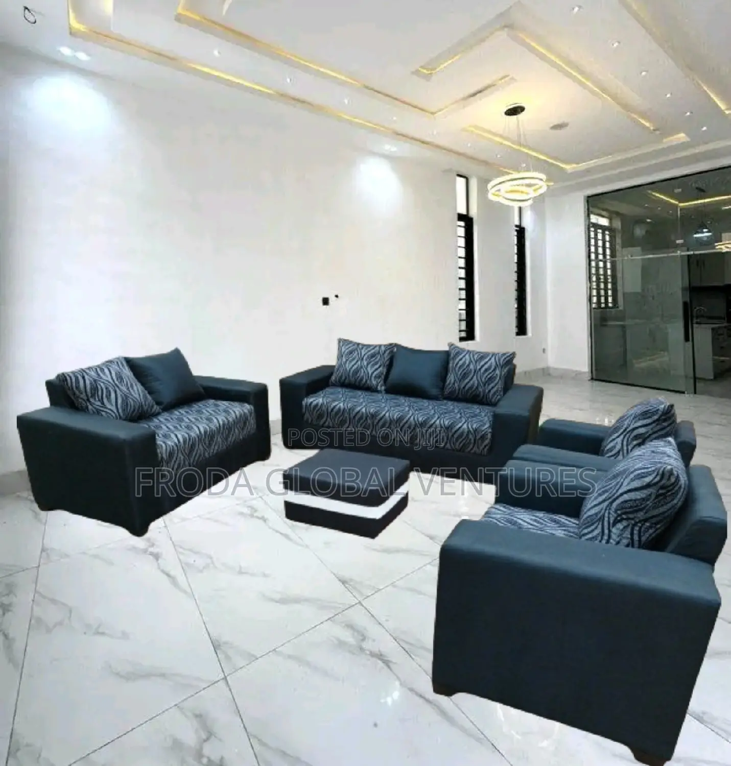 Set of 7 Seaters Sofa Chairs With Pillows and Table. Pblfl11
