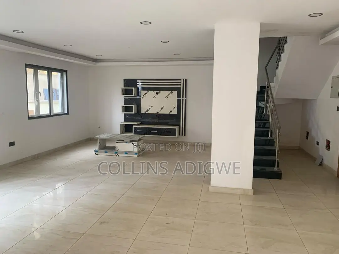 3bdrm Apartment in Abacha Estate Ikoyi for rent